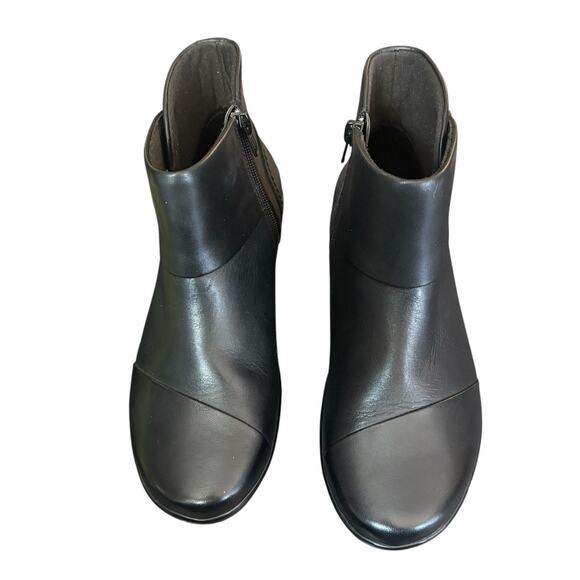 Clark’s Hope Track Black Leather Ankle Boot Size 6 Wide Side Zip Wedge Heel - Picture 3 of 9